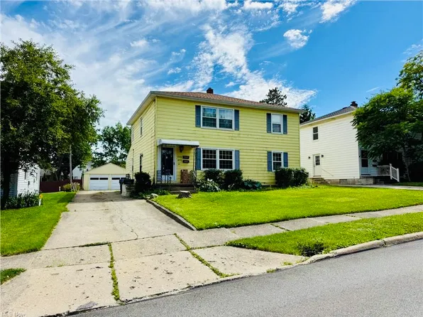 1890 Silver Lake Ave, Cuyahoga Falls, OH 44223