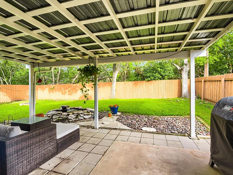 8804 United Kingdom Dr — Photo 20