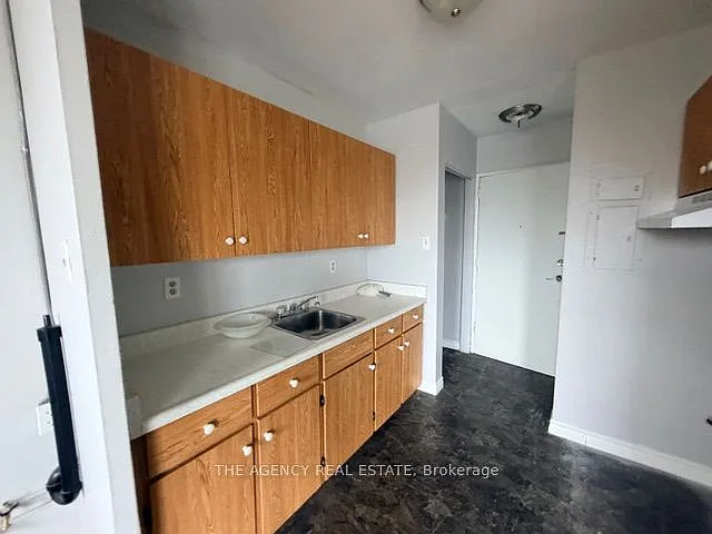 2 bed, $1,650 — Photo 3