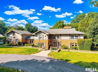 62 Redwood Cir, Canton, IL 61520