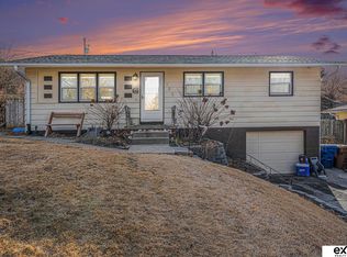 105 Cedar St, Bellevue, NE 68005