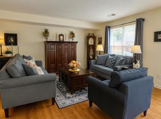 831 W Maxwell St, Lexington, KY 40508