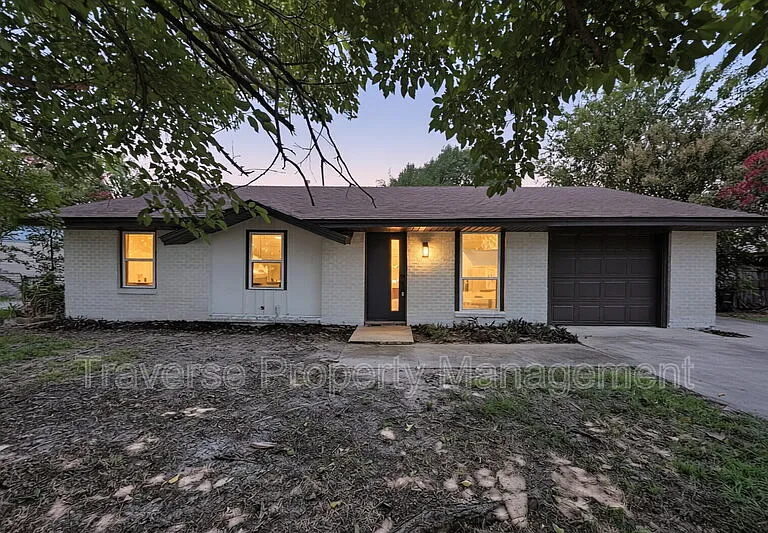 3716 Clotell Dr — Photo 2