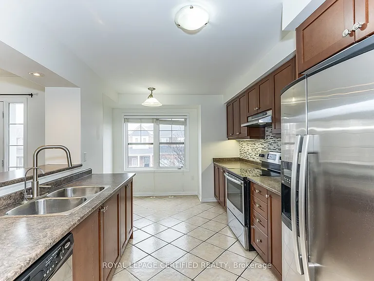 561 Speyer Cir — Photo 16