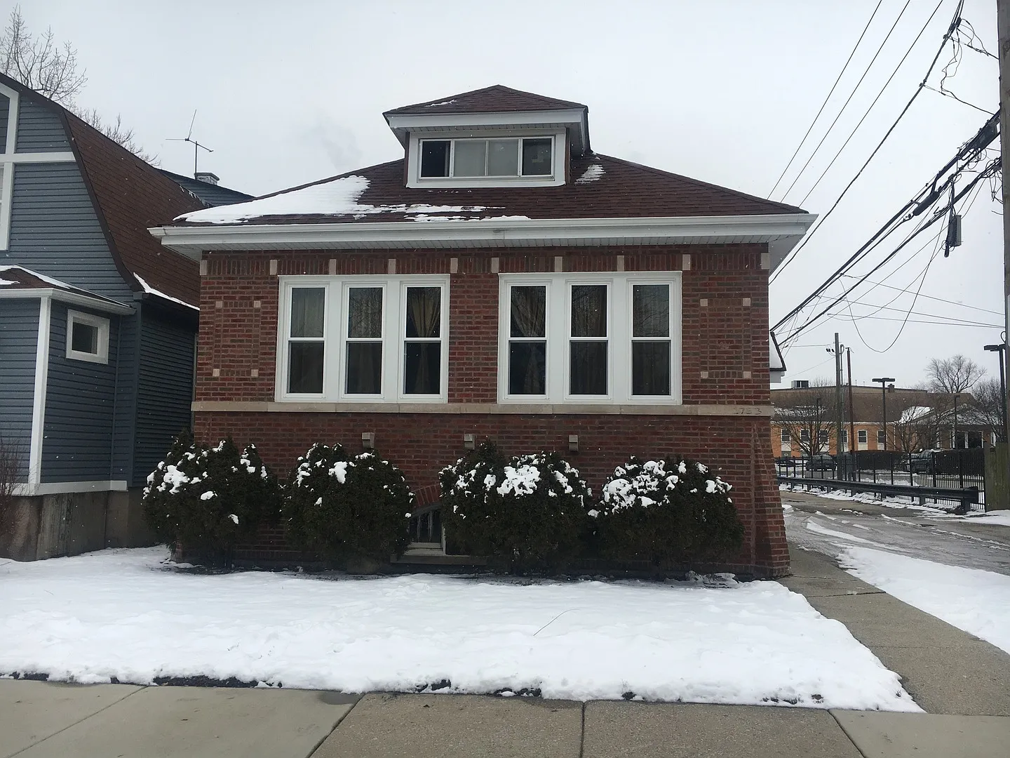 1753 W Steuben St photo 1