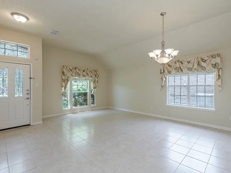 9906 Madison Dr — Photo 3
