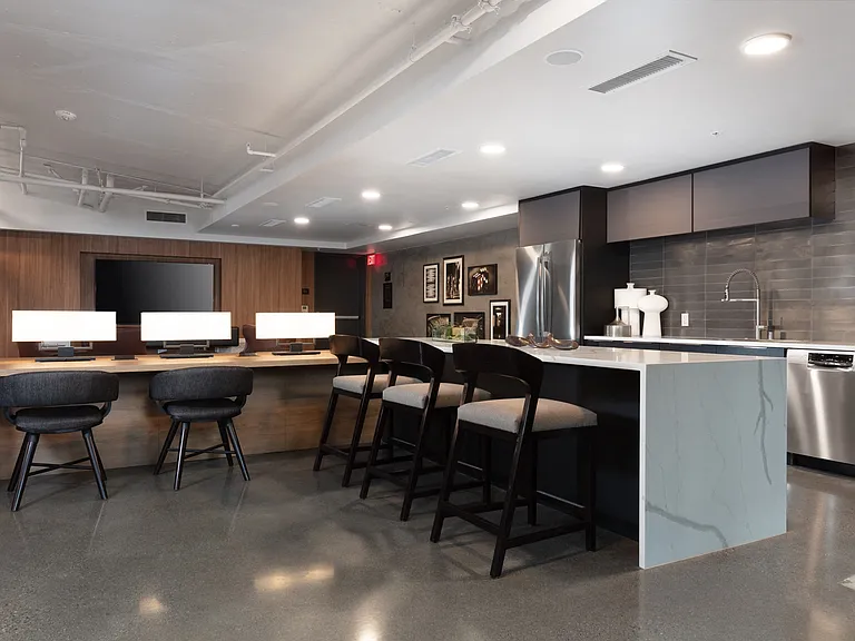 Axis Oakland — Photo 11