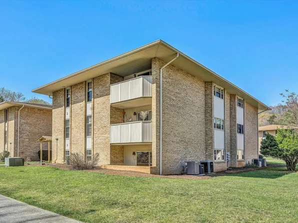 5260 Crossbow Cir Unit 15B, Roanoke, VA 24018