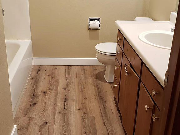 3rd image of 1903 E 9th St APT 1
