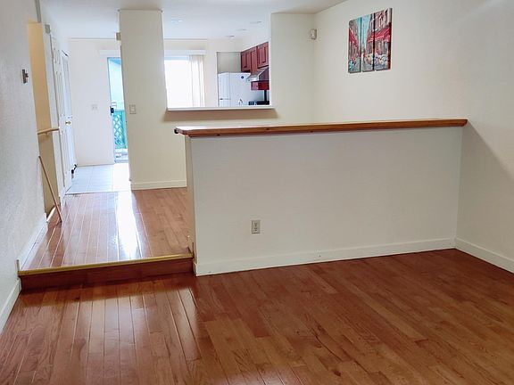 2nd image of 708 122nd Ave NE