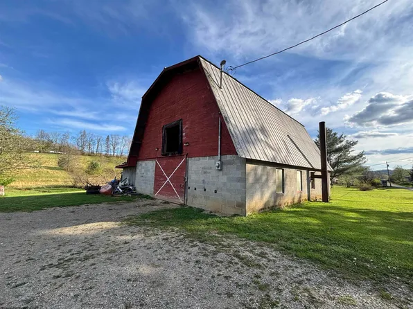 1021 Clover Run Rd, Montrose, WV 26283