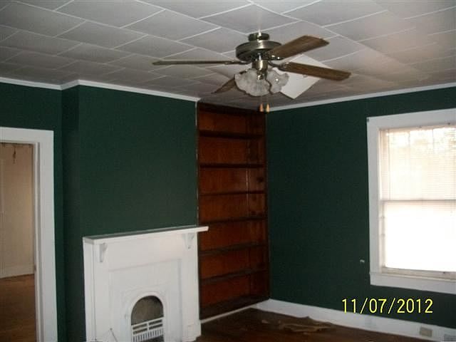 2nd image of 100 Temple St