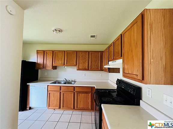 3rd image of 2804 Leroy Cir