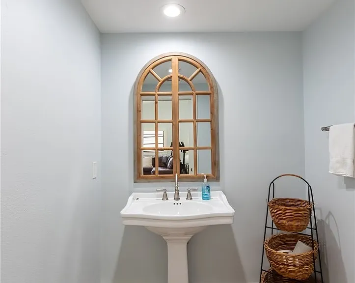 102 Squirrel Point — Photo 7
