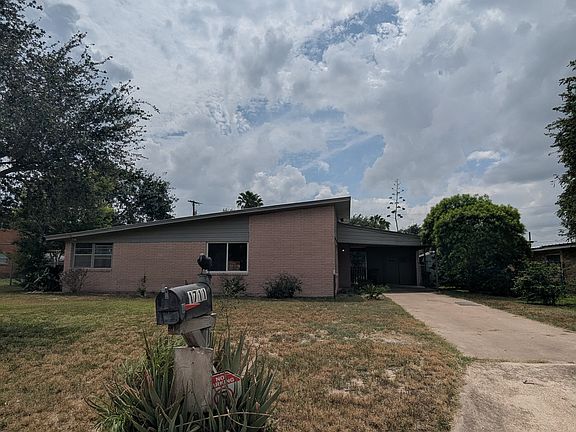 2nd image of 1711 Charles Cir