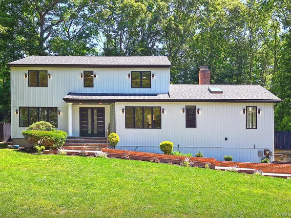3 Jacobs Path, Melville, NY 11747
