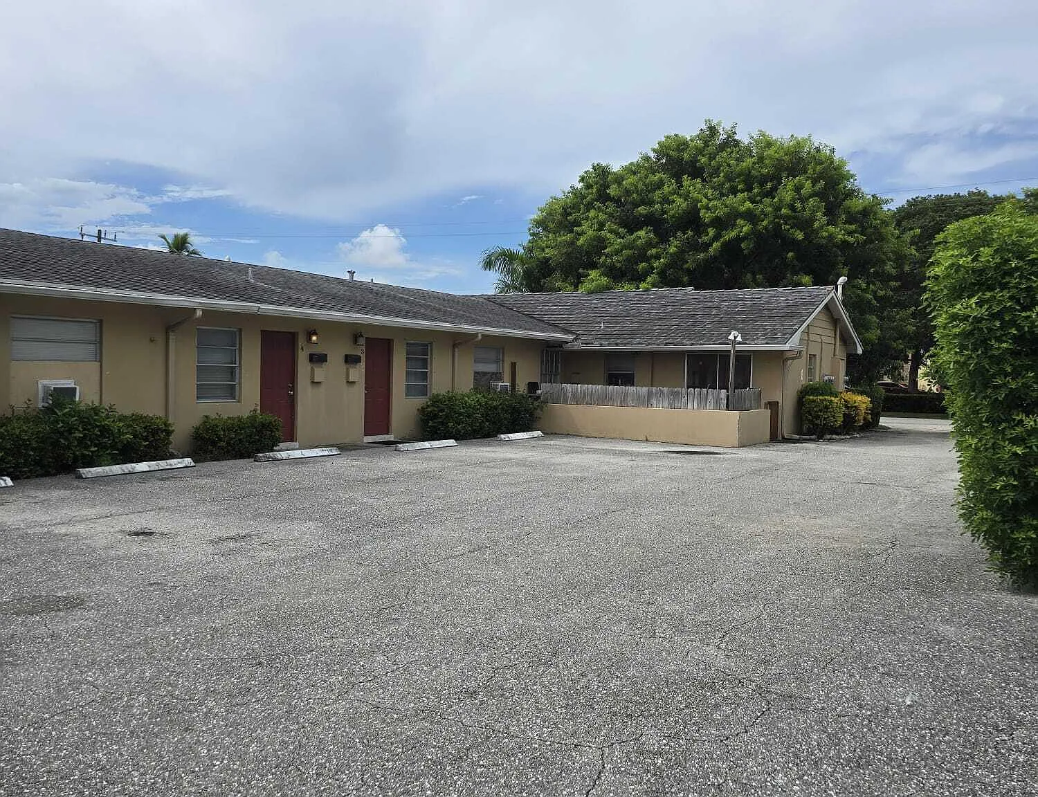 2 bed, 1.0 bath, 900 sqft, $1,700 — Photo 1