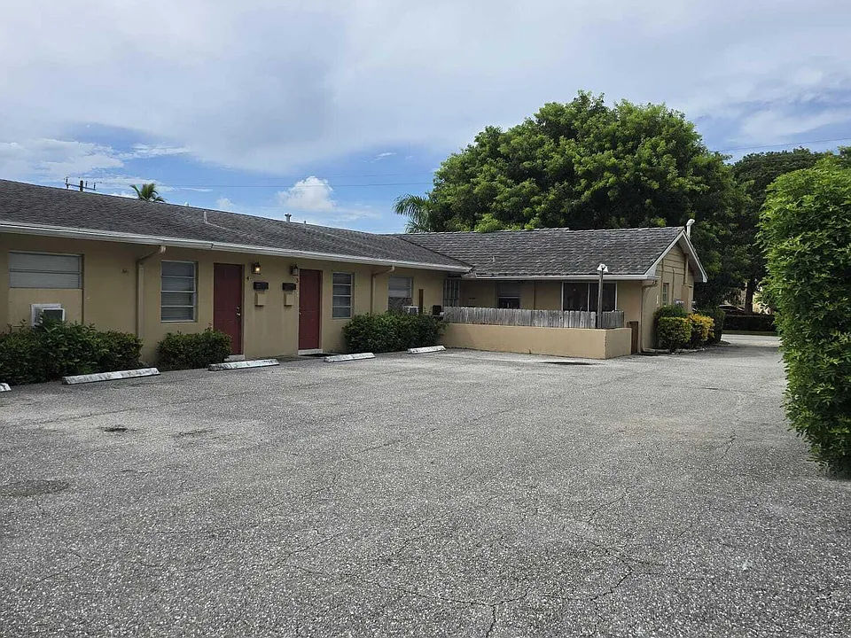 330 Southwind Dr #6