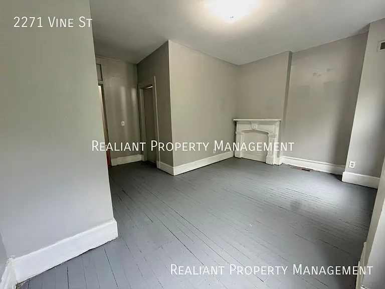 2271 Vine St — Photo 18