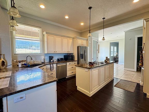 5th image of 130 Ridge Dr