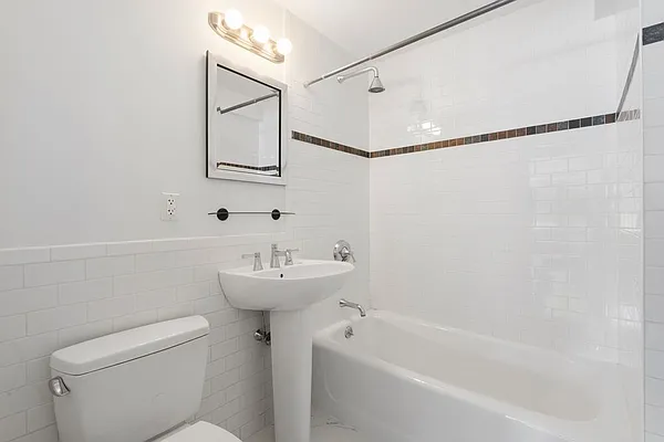 Rented by Manhattan Miami Real Estate | media 40