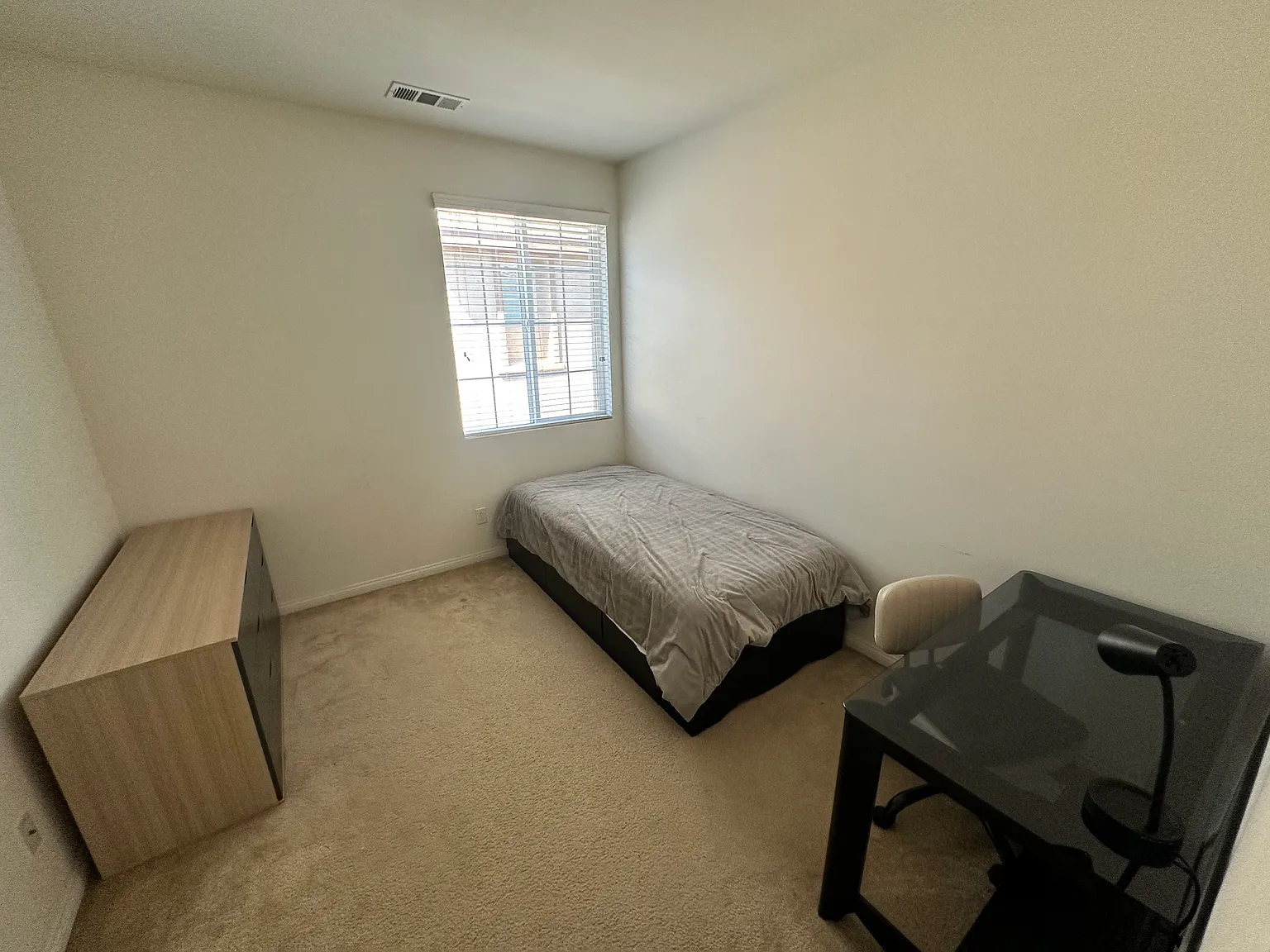 4 bed, 2.5 bath, 1763 sqft, $850 — Photo 1