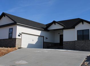 1504 W Ragweed Ct, Ozark, MO 65721