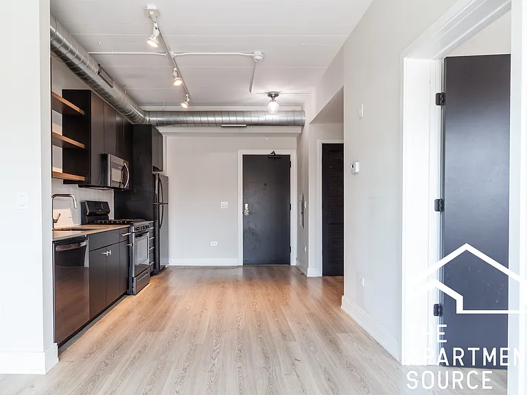 915 W Belmont Ave #2 — Photo 5