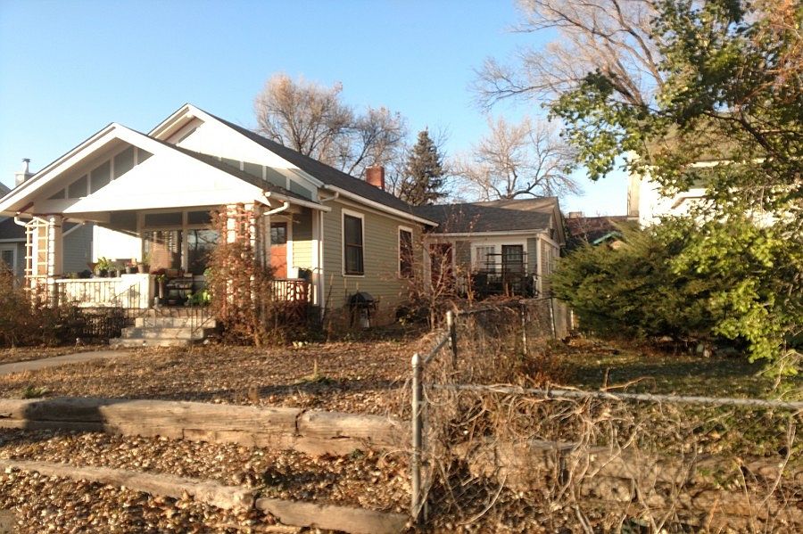 2nd image of 424 E San Rafael St