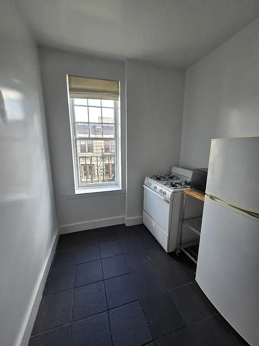 33 Bank Street — Photo 4