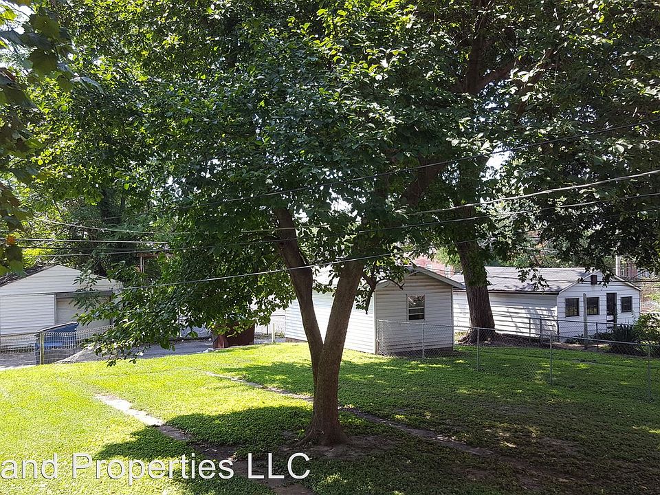 2nd image of 4576 Evans Ave