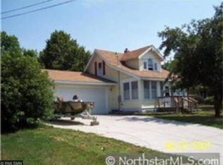 30305 Elm St, Lindstrom, MN 55045