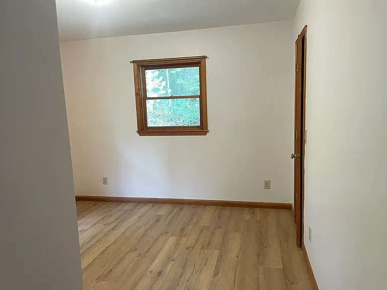 752 Meadow Brook Ln — Photo 17