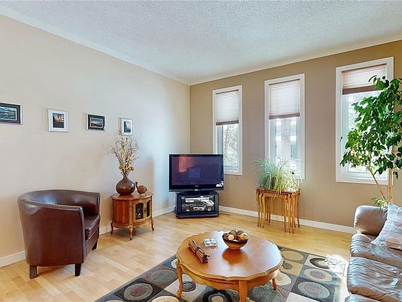 5th image of 2735 Kliman Cres