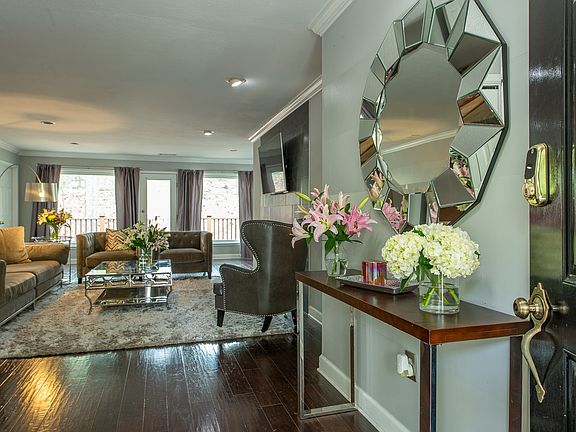 4th image of 32 Plantation Dr NE #B