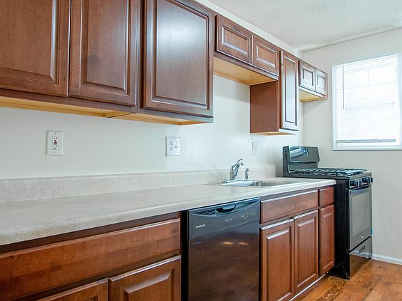2nd image of 25 Bradley St SE APT 21