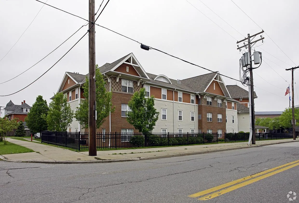 Broadway Elderly Apartments — Photo 1