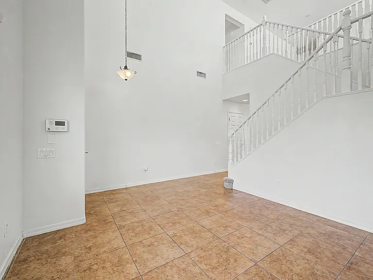2048 W Monte Cristo Ave — Photo 8