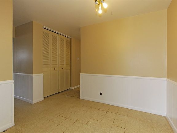 4th image of 126 Beechwood Dr