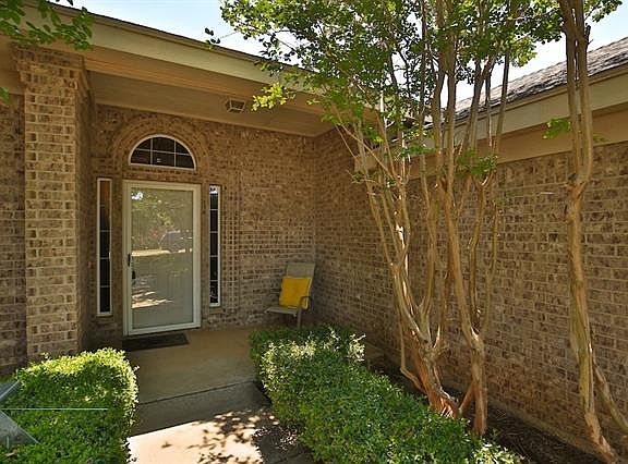 2nd image of 6449 Twin Oaks Dr