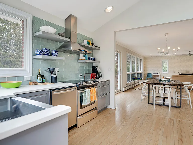52 Shinnecock Rd #A — Photo 11