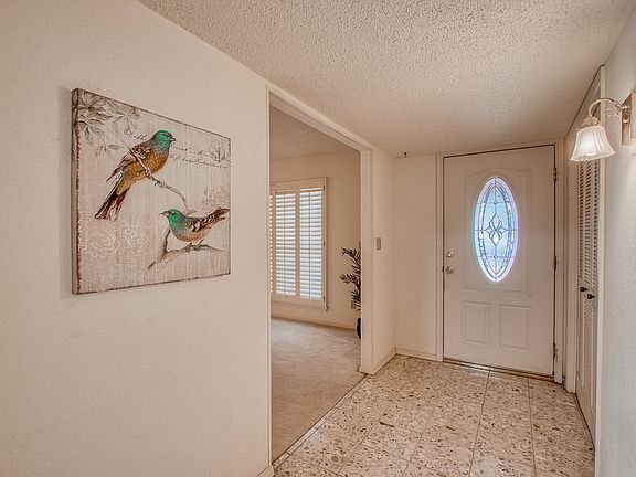 4th image of 10916 Lakewood Ave
