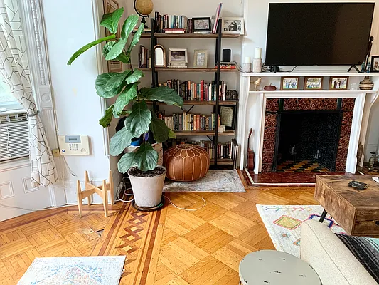 Rented by Garfield Realty  | media 42