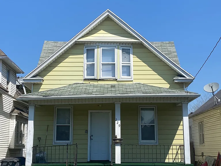 229 E Oakland St — Photo 22