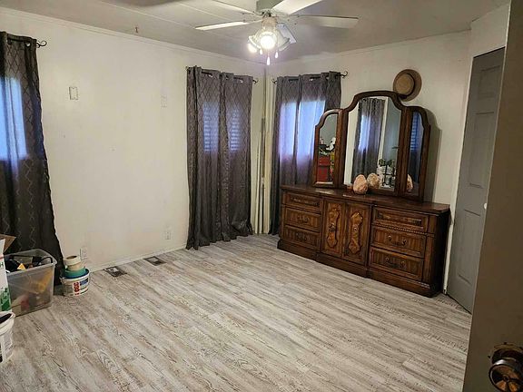 3rd image of 5621 51st St