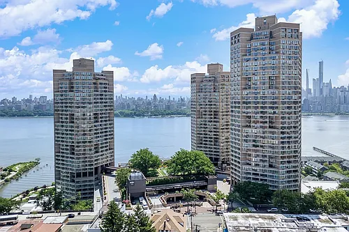 Boulevard East Photo 1