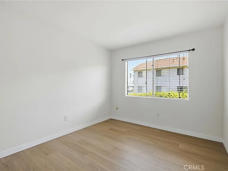 7304 Corbin Ave #J — Photo 17