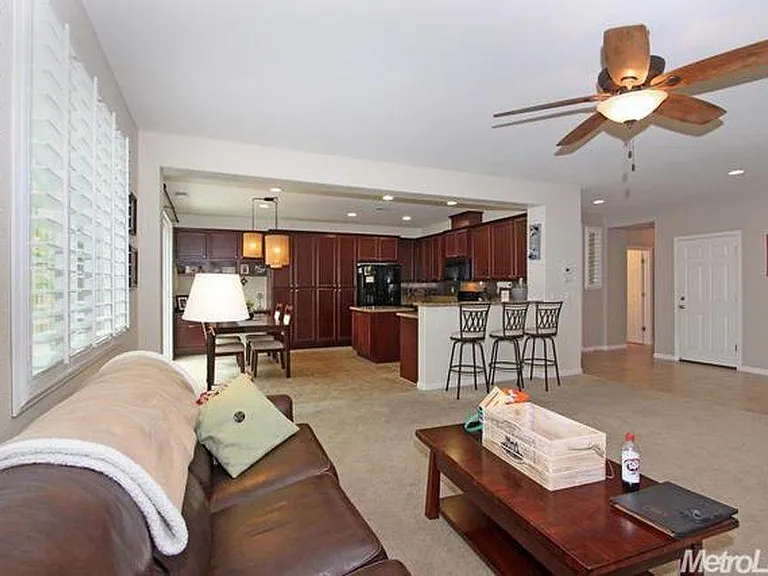 2264 Ellesmere Loop — Photo 12