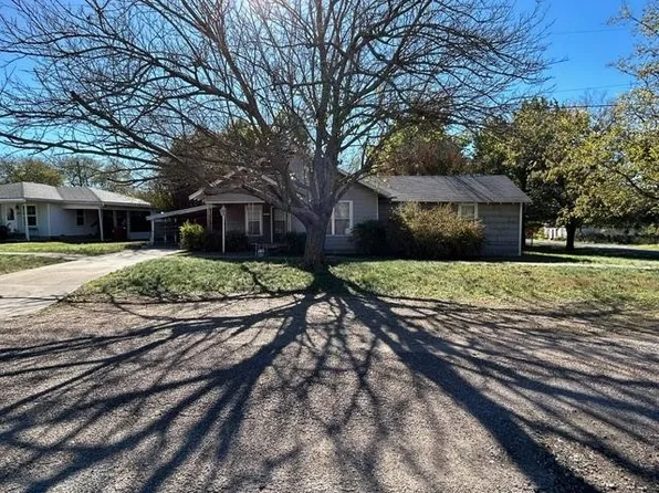 415 W Walnut St, Whitewright, TX 75491