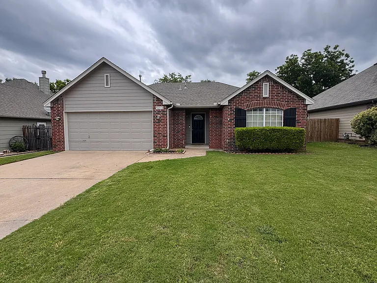 5213 S Redbud Dr W — Photo 2